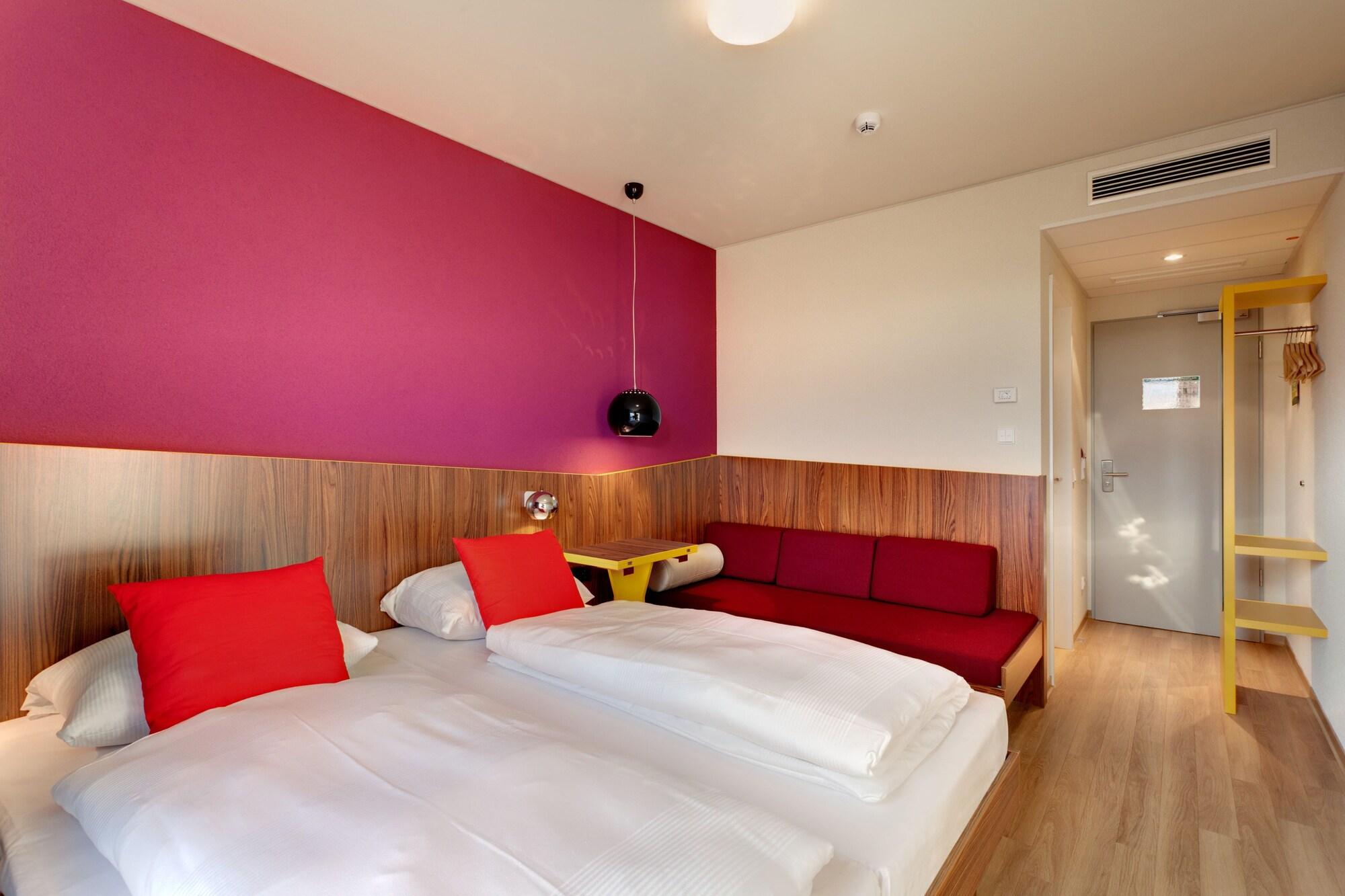 Meininger Hotel Frankfurt Main / Airport Frankfurt am Main Dış mekan fotoğraf
